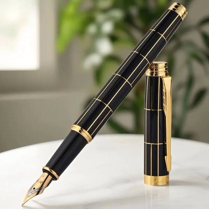 Luxury fountain pen black gold